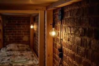 Хостелы Shelter хостел Львов Кровать в общем 8-местном номере-10