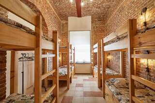 Хостелы Shelter хостел Львов Кровать в общем 8-местном номере-12