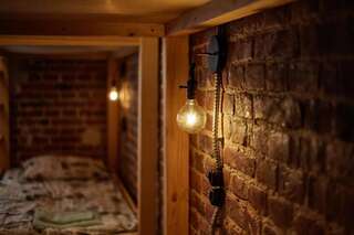 Хостелы Shelter хостел Львов Кровать в общем 8-местном номере-33